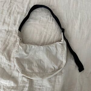 BAGGU Medium Crescent Nylon Bag in Ivory